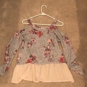 Long sleeve Cold Shoulder Shirt